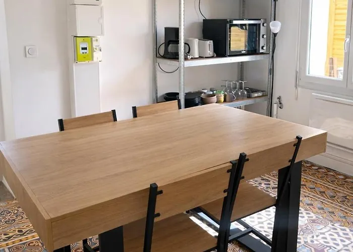 Pour 2 - Universite, Parking Facile