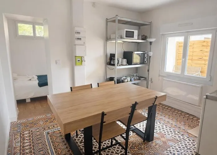 Pour 2 - Universite, Parking Facile *